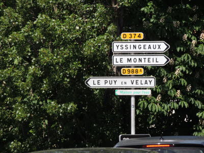 2017-05-21 Straenschilder Richtung Le Puy