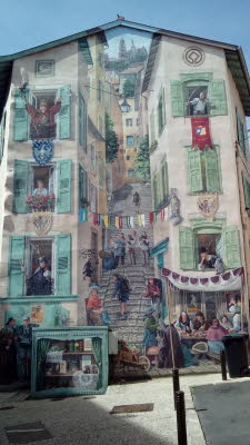 2017-05-21 Hausfassade in Le Puy