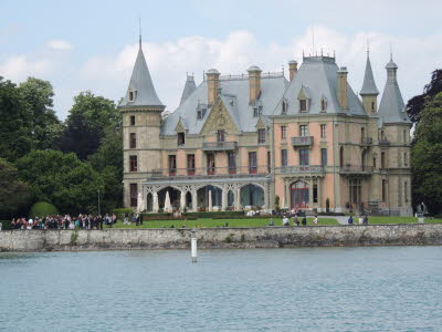 Schloss Schadau vor Thun